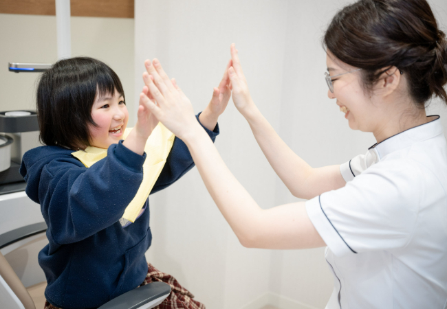 お子さまの食べる・話す力の成長をサポートします